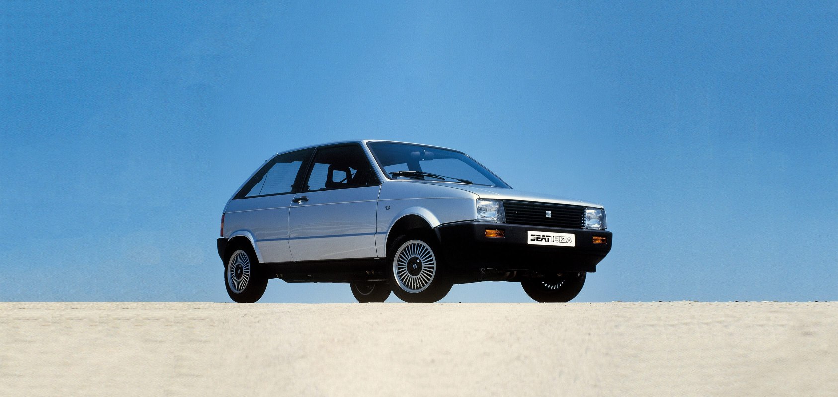 SEATi brändi ajalugu 1980ndatel - originaal SEAT Ibiza luukpära auto