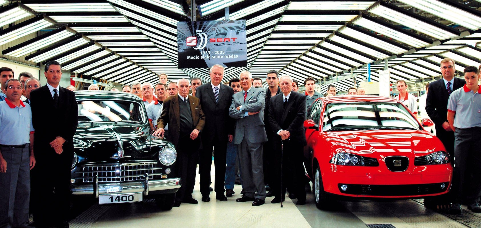 SEATi brändi ajalugu 2000ndatel - SEAT juhatuse liikmete paraadfoto