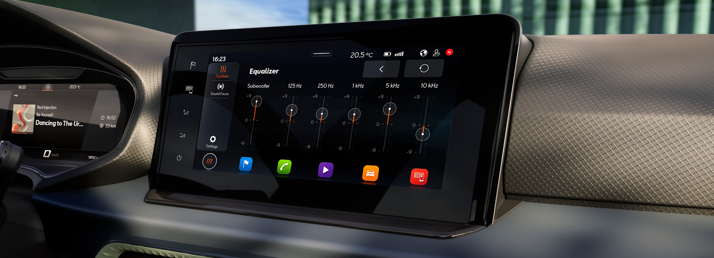 SEAT Arona armatuurlaud, millel asub kõrvuti muude elementidega SEATi helisüsteem