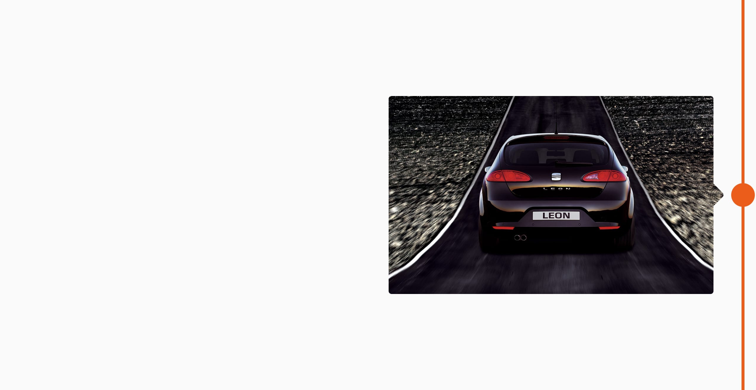 SEATi brändi ajalugu 2005 - Tagantvaade mustast SEAT Leonist mustal maanteel